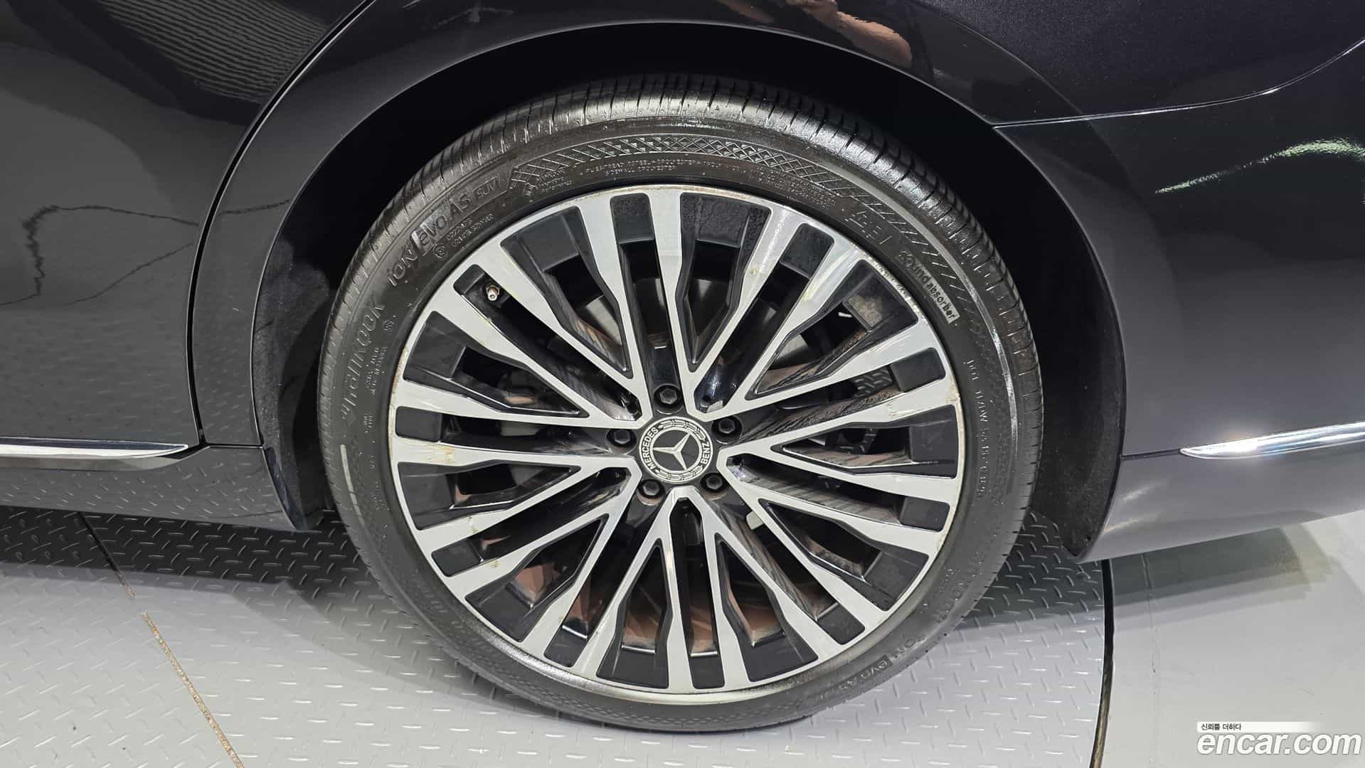 S-Class Mercedes-Benz 2022.1-OUTER-031
