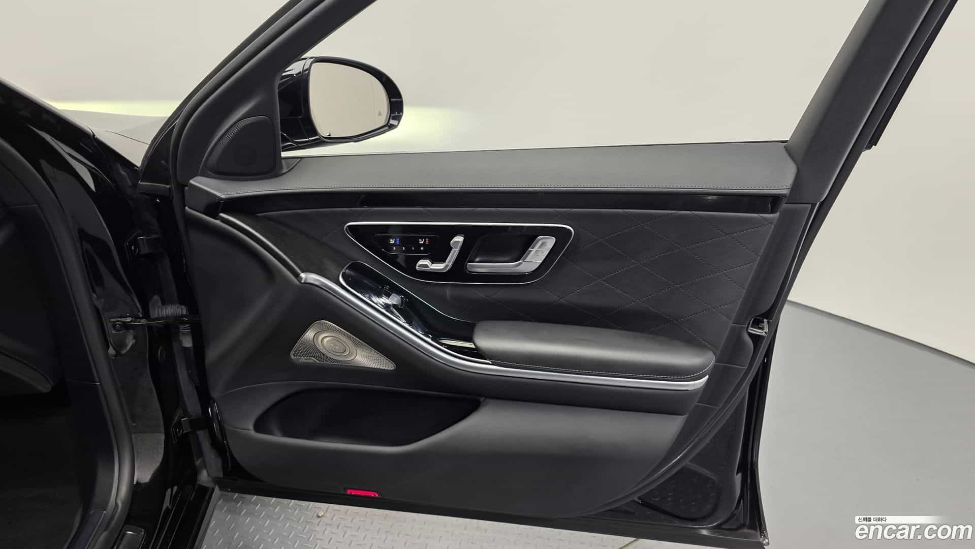 S-Class Mercedes-Benz 2022.1-INNER-035