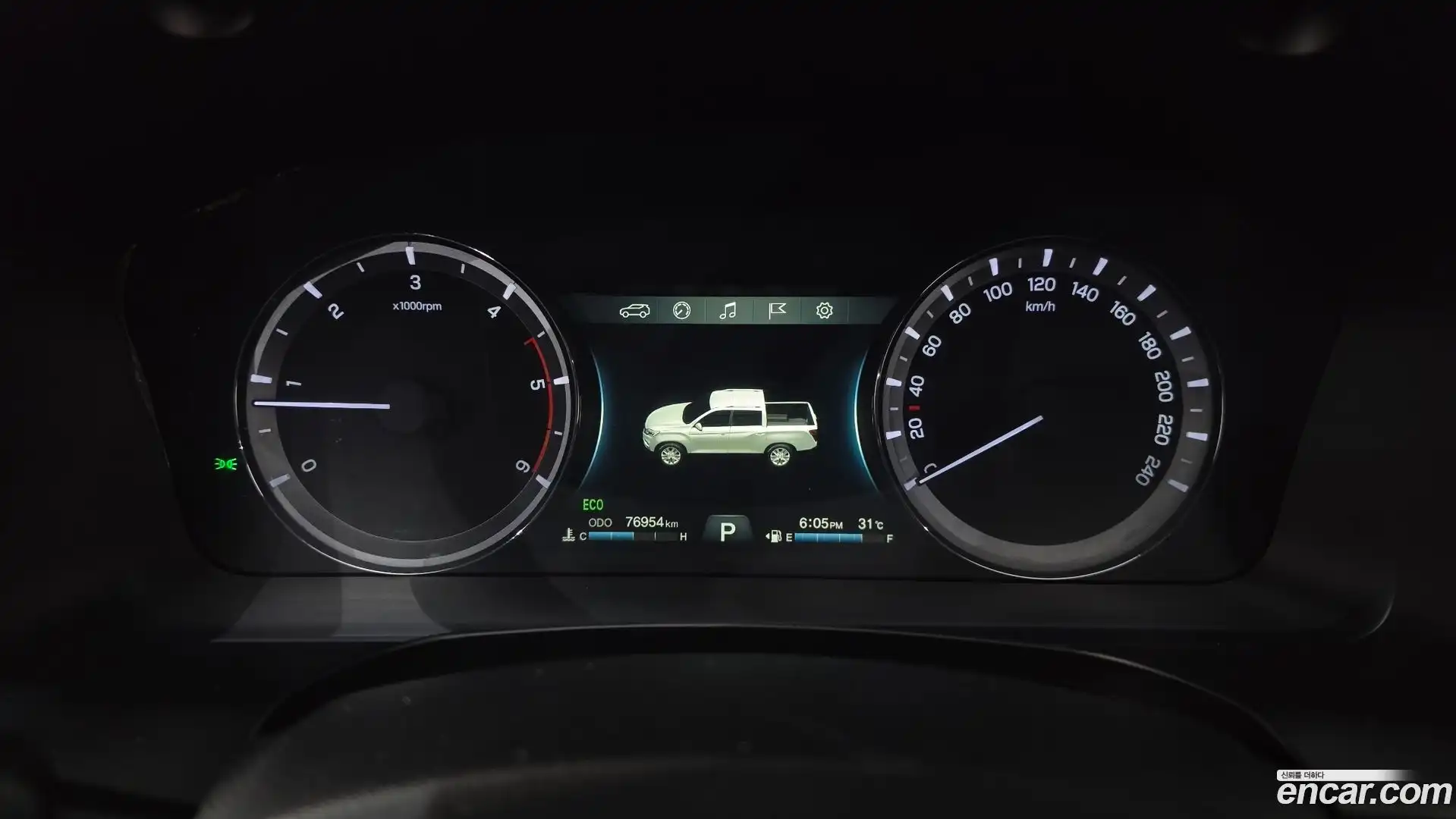 Rexton KG Mobility 2018.4-INNER-008
