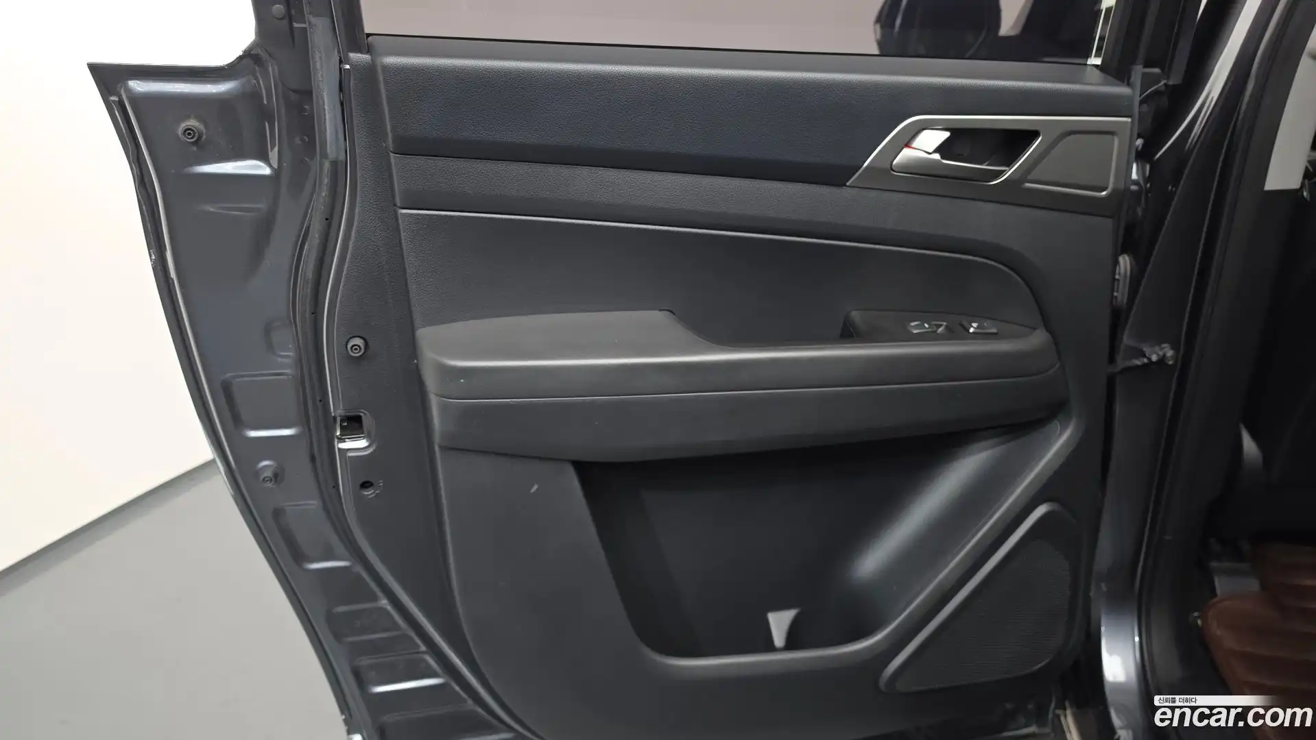 Rexton KG Mobility 2018.4-INNER-035