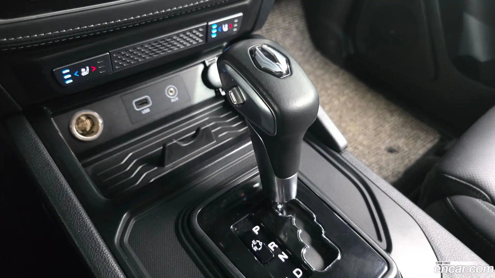 Rexton KG Mobility 2020.5-INNER-009