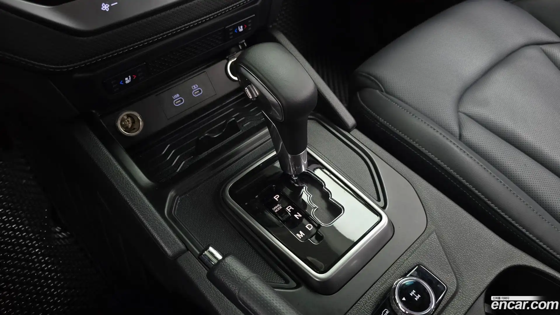 Rexton KG Mobility 2023.7-INNER-009