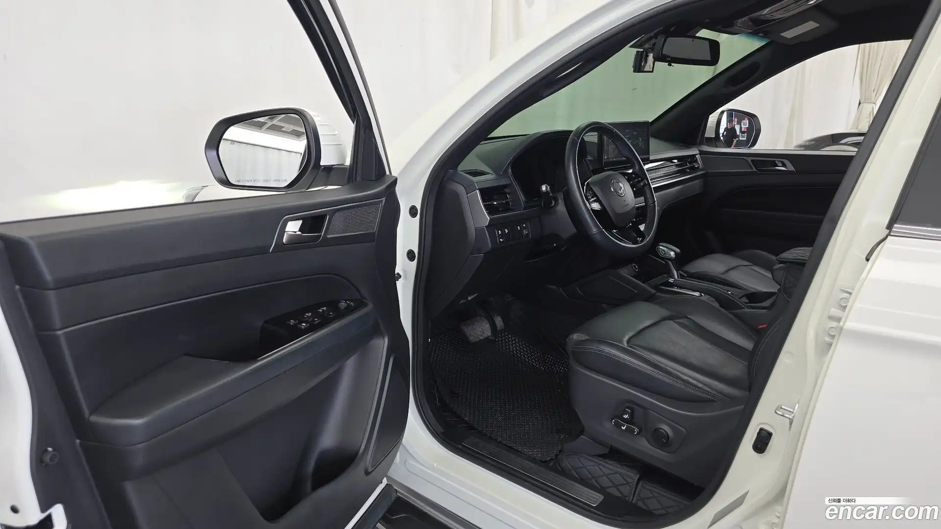 Rexton KG Mobility 2023.7-INNER-010
