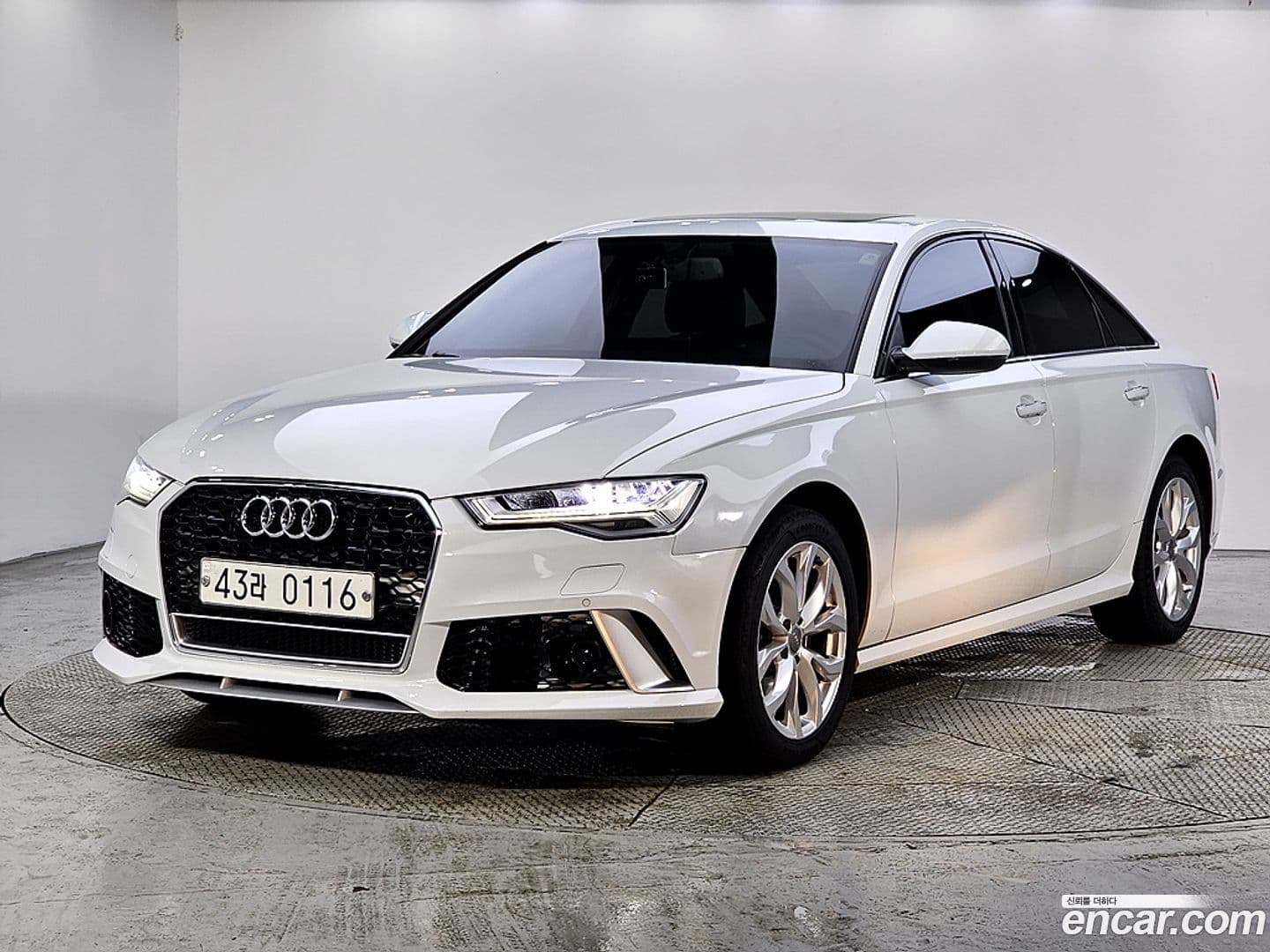 Main__Slider__Photo:A6 Audi 2016.2-0