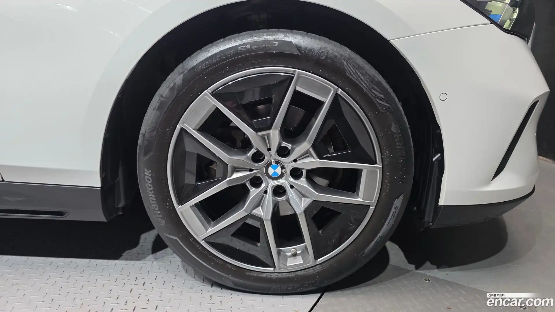 5-Series BMW 2024.2-OUTER-031