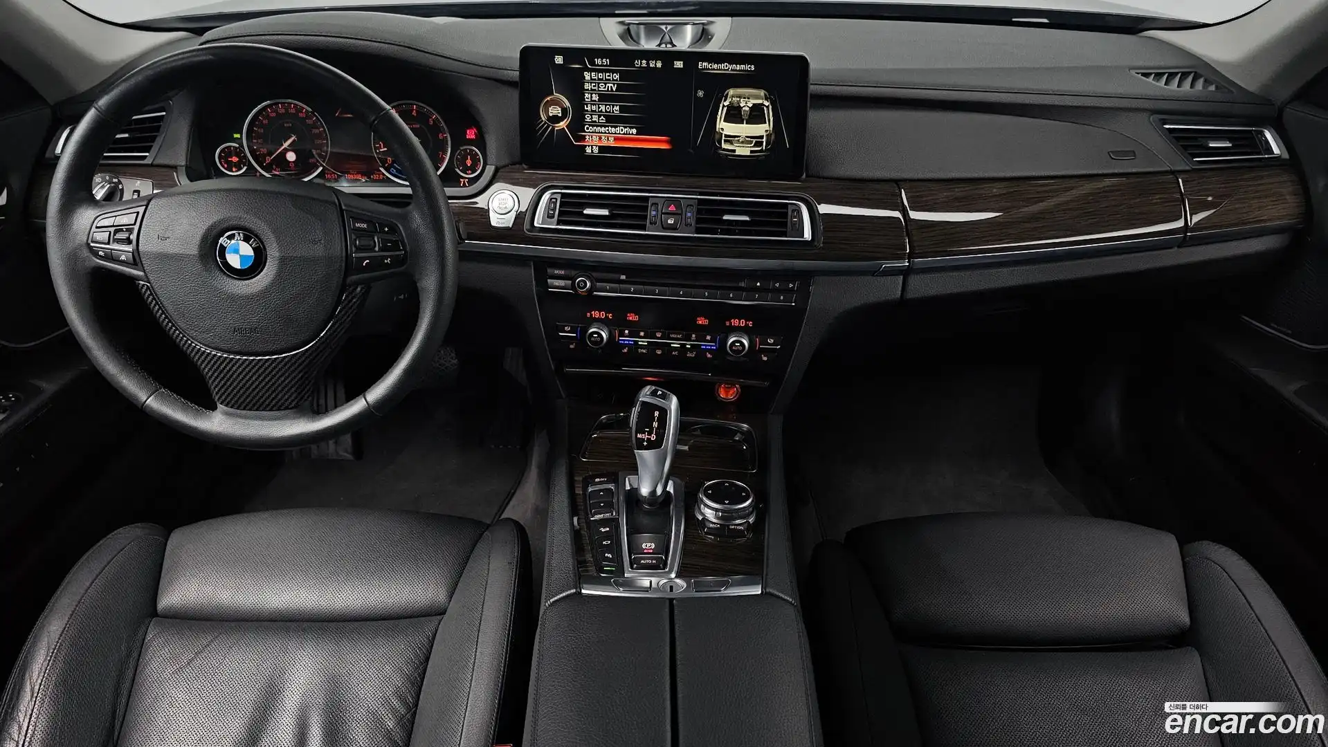 7-Series BMW 2013.11-INNER-007