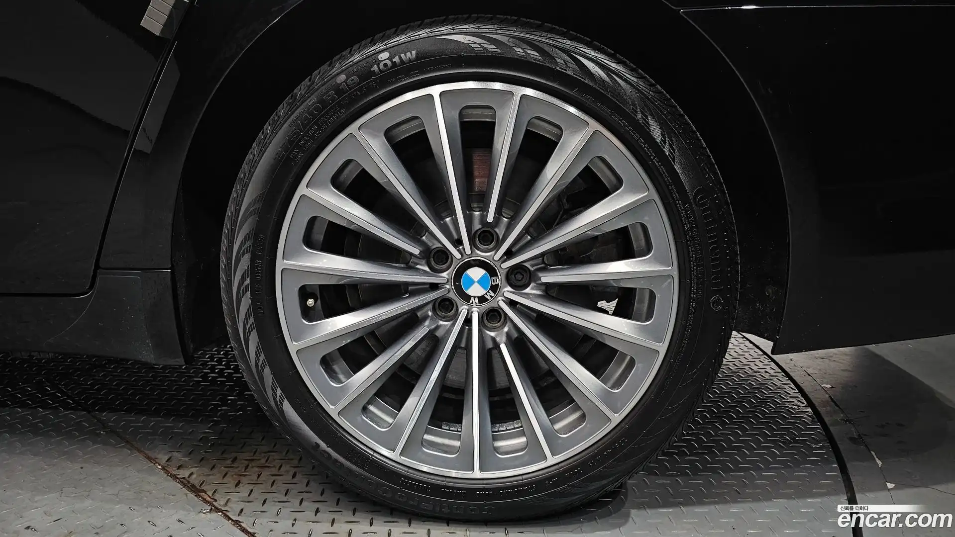 7-Series BMW 2013.11-OUTER-031