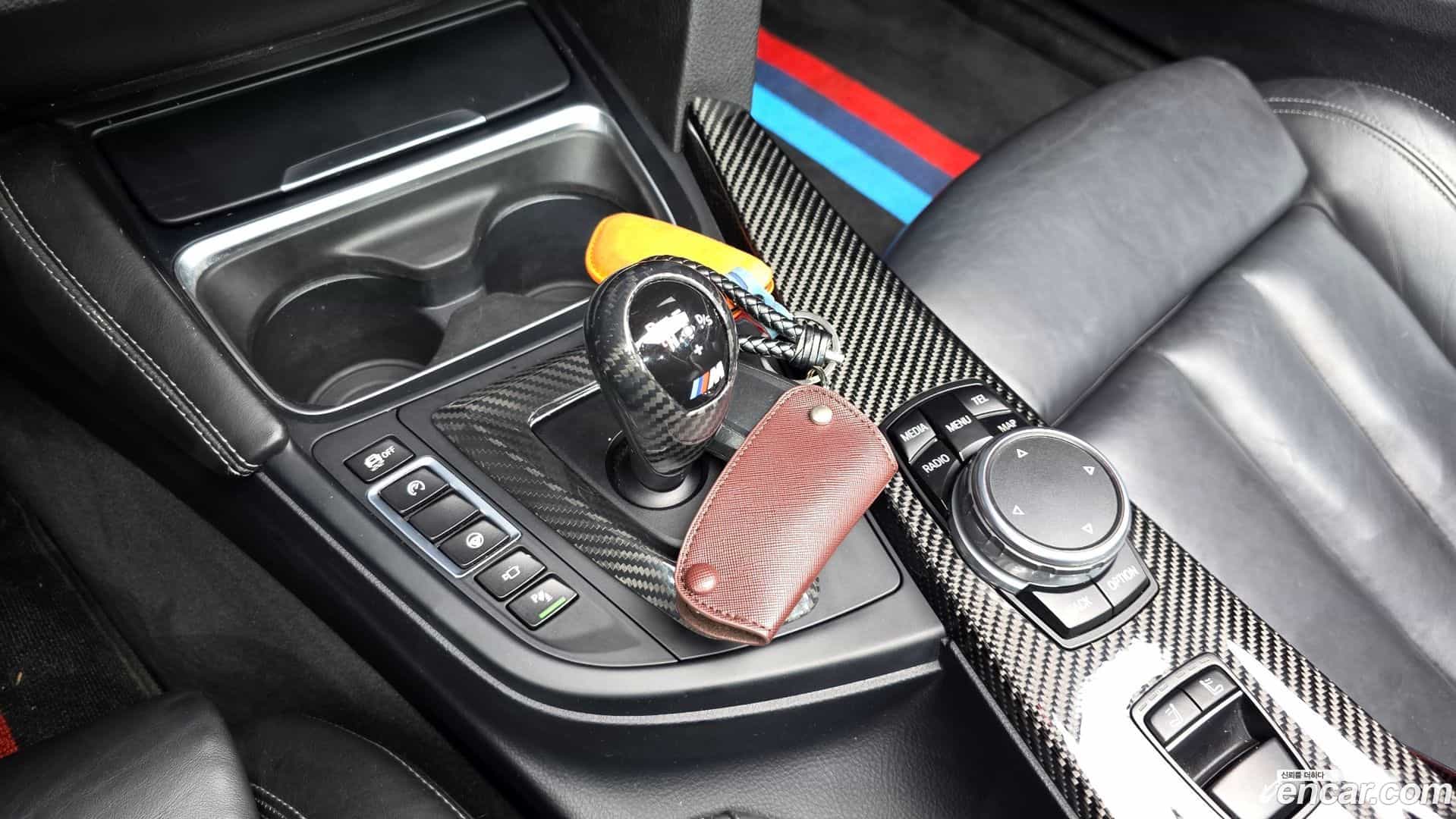 M4 BMW 2015.5-INNER-009