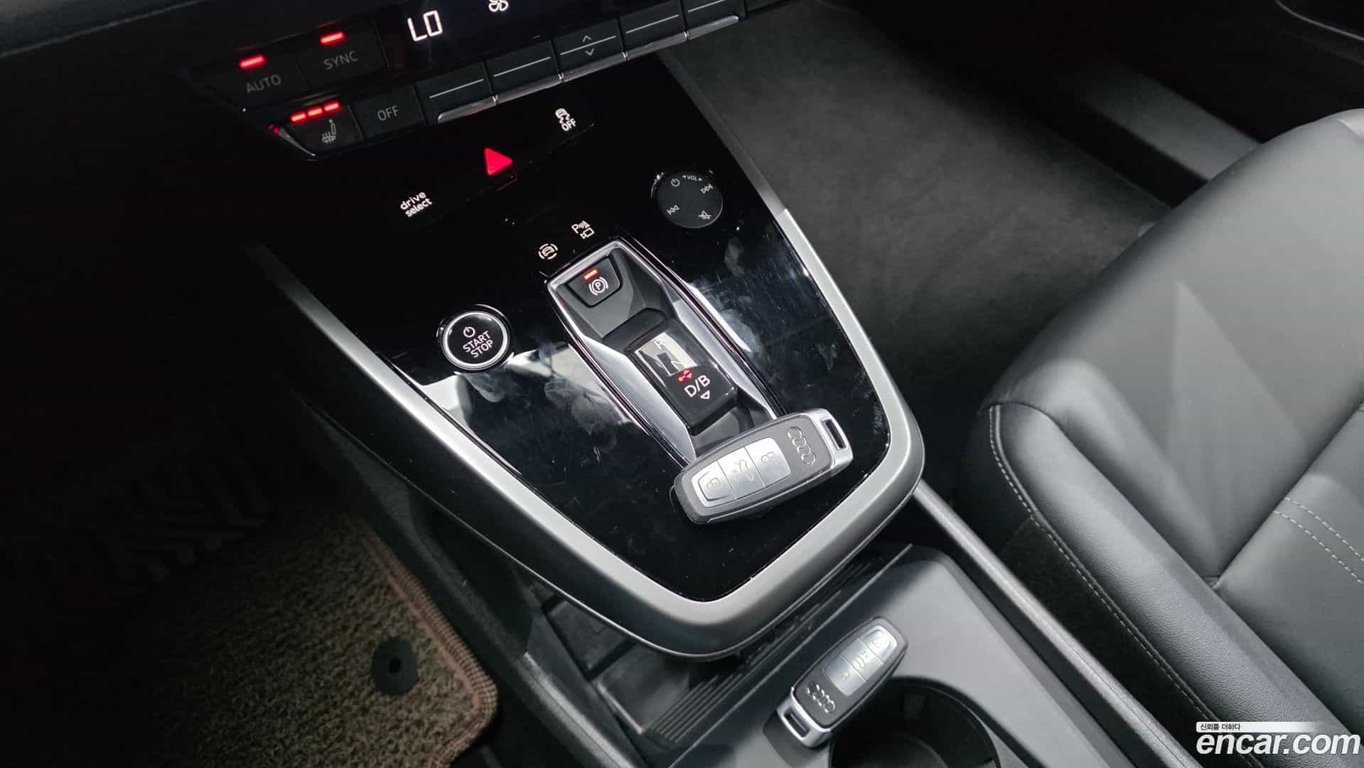 Q4 e-tron Audi 2022.8-INNER-009