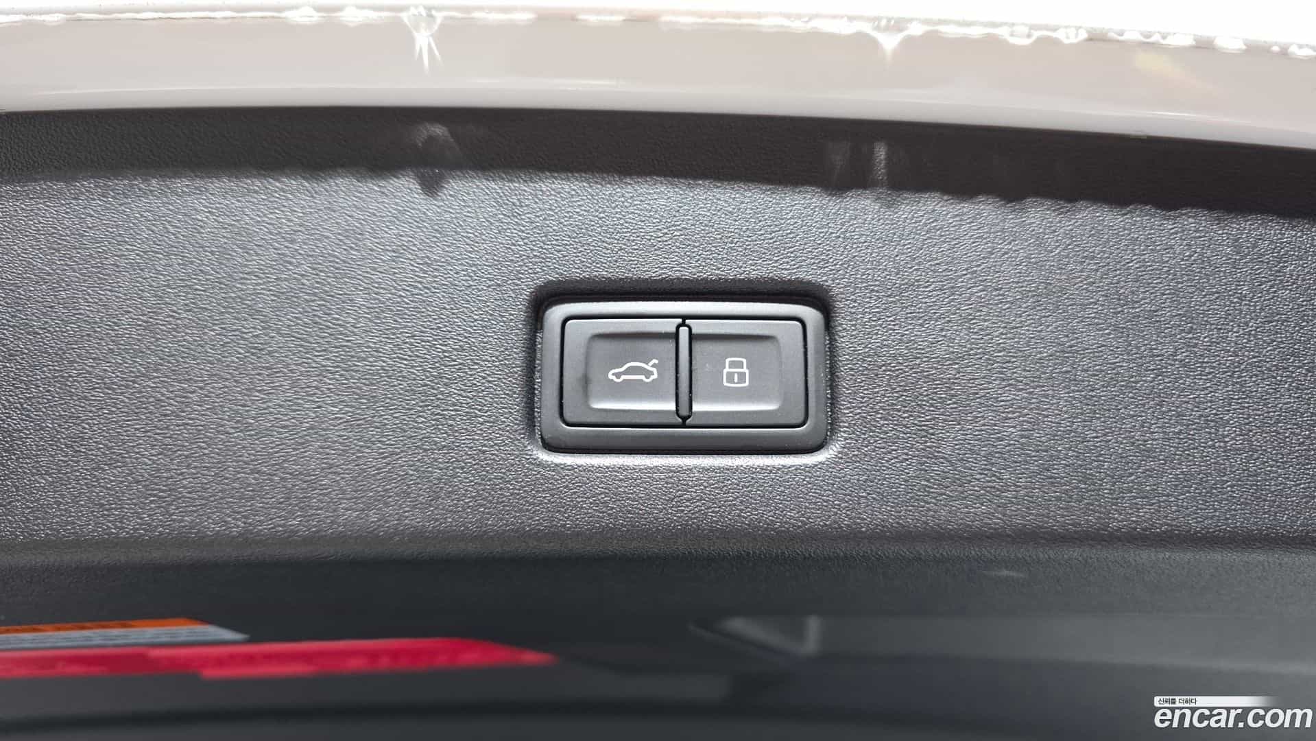 Q4 e-tron Audi 2022.8-OPTION-020