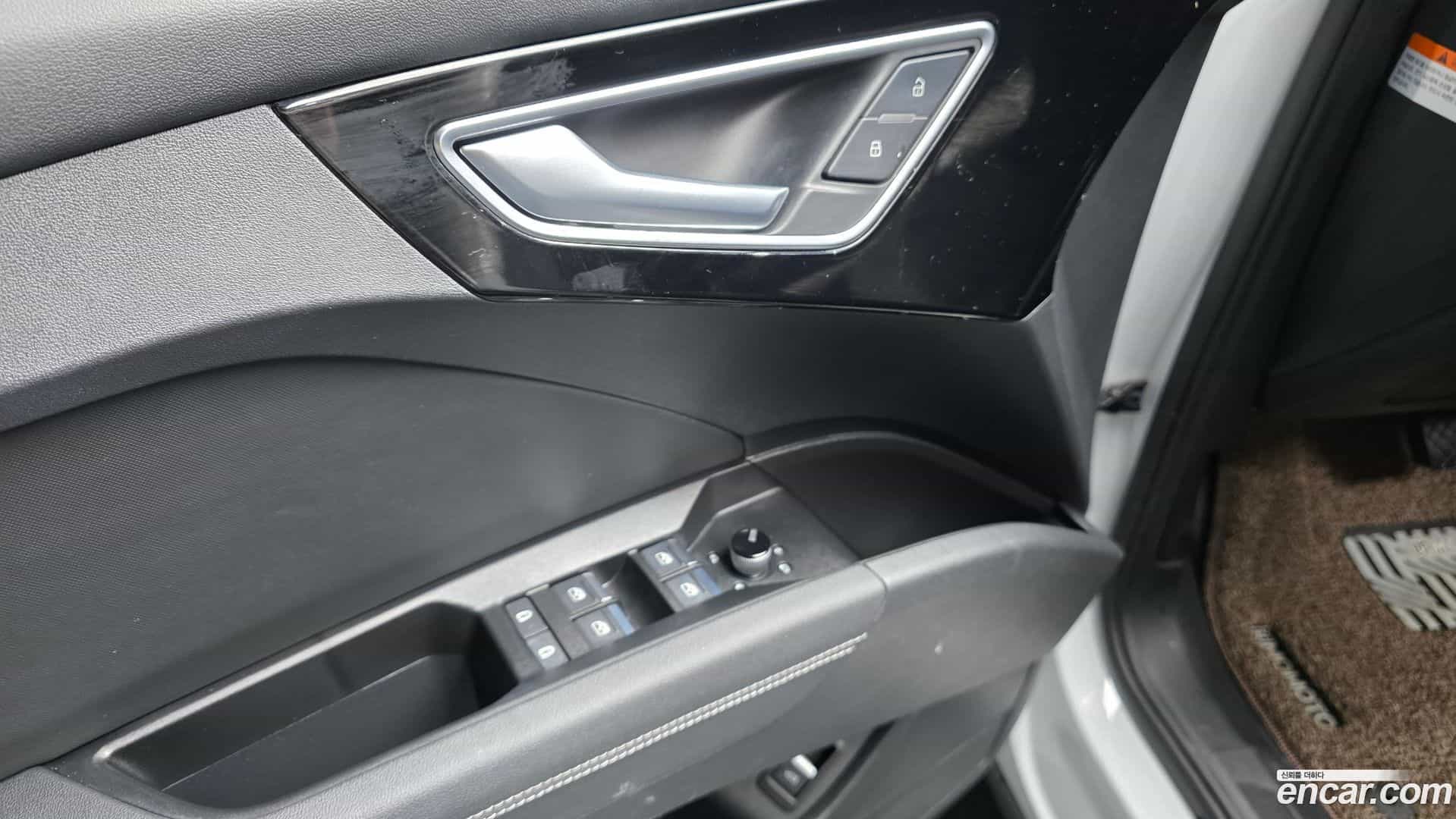 Q4 e-tron Audi 2022.8-OPTION-022