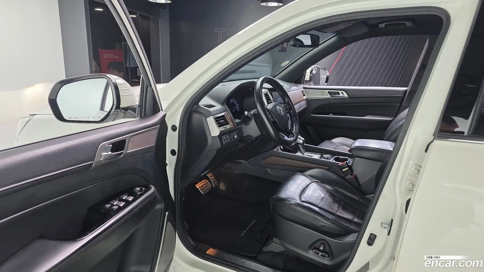 Rexton KG Mobility 2017.5-INNER-010