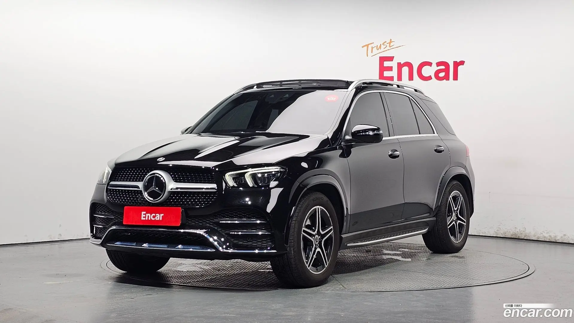 Main__Slider__Photo:GLE-Class Mercedes-Benz 2021.10-0
