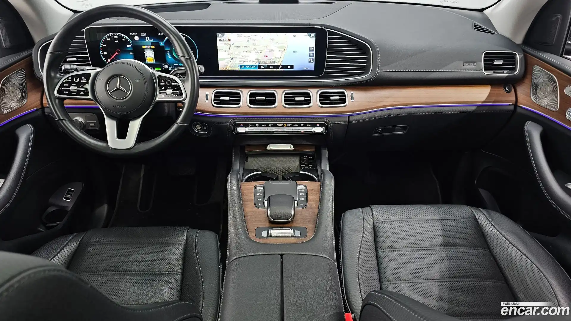 GLE-Class Mercedes-Benz 2021.10-INNER-007