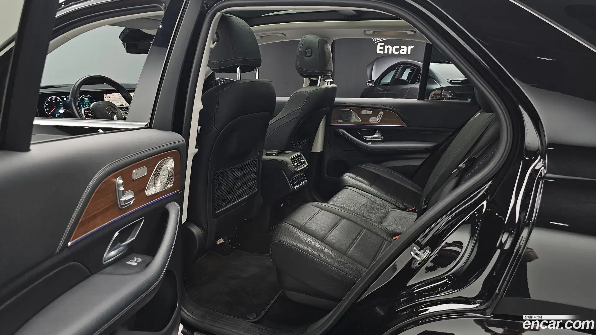 GLE-Class Mercedes-Benz 2021.10-OPTION-016