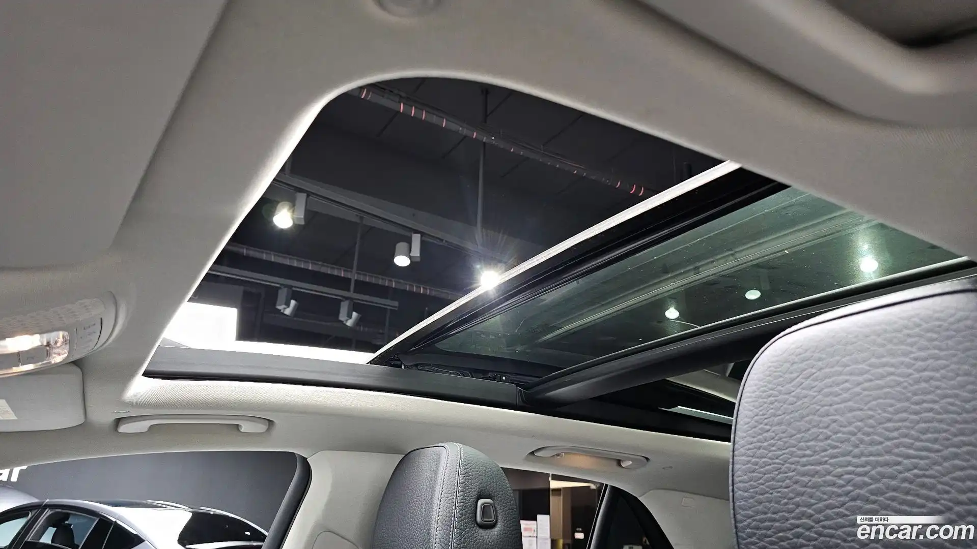 GLE-Class Mercedes-Benz 2021.10-OPTION-043