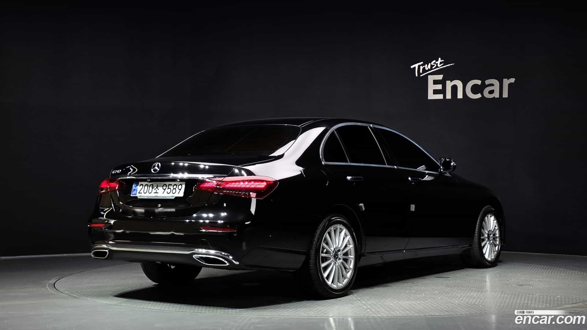 E-Class Mercedes-Benz 2021.8-OUTER-002
