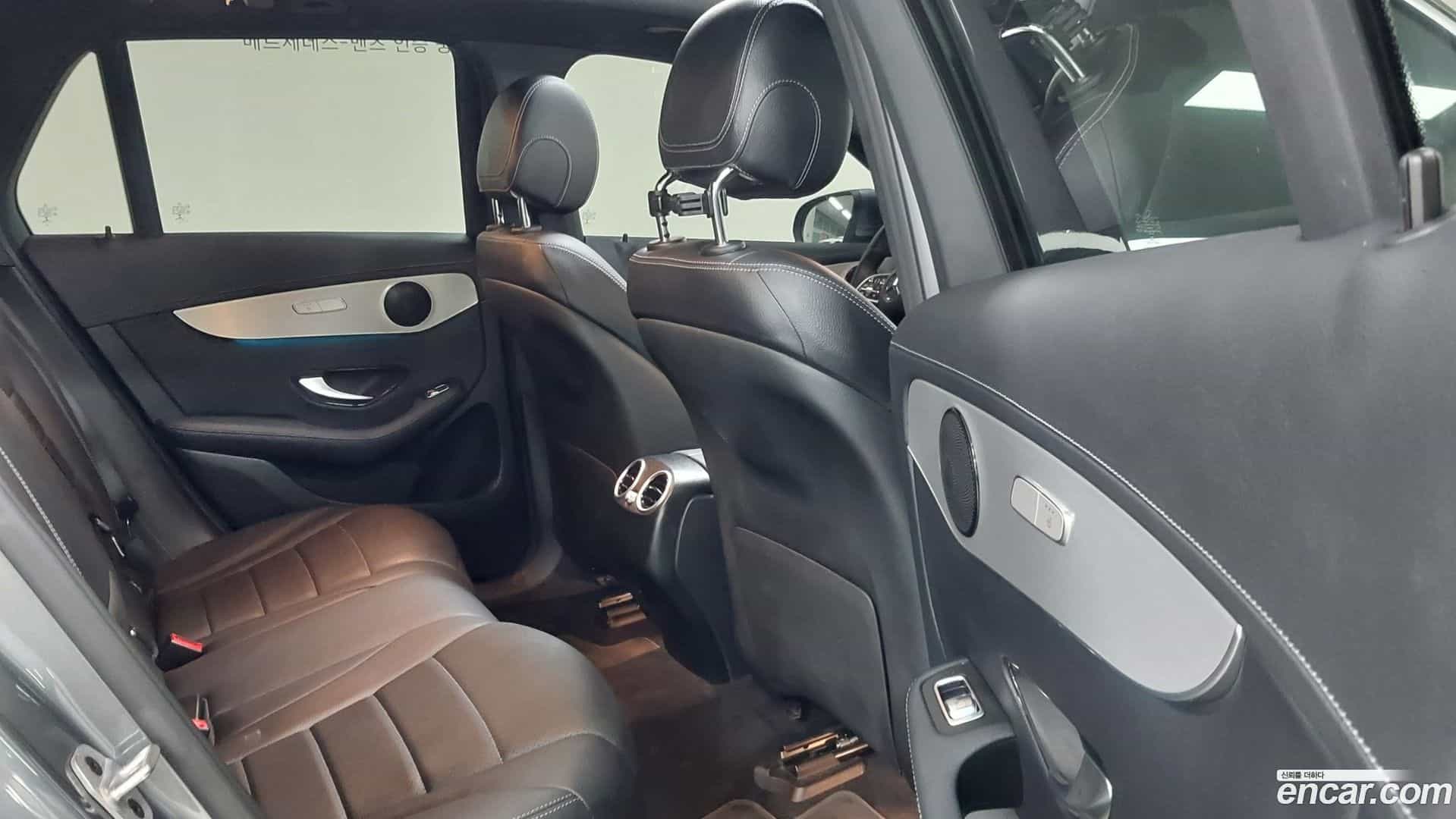 GLC-Class Mercedes-Benz 2021.4-INNER-010