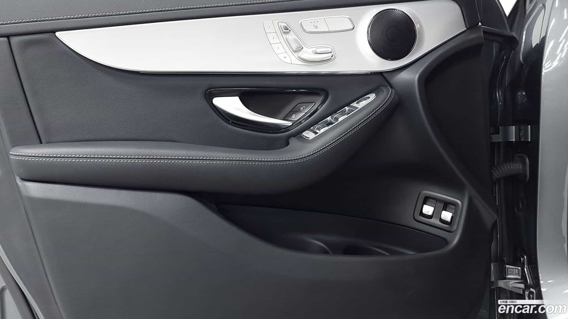 GLC-Class Mercedes-Benz 2021.4-OPTION-019