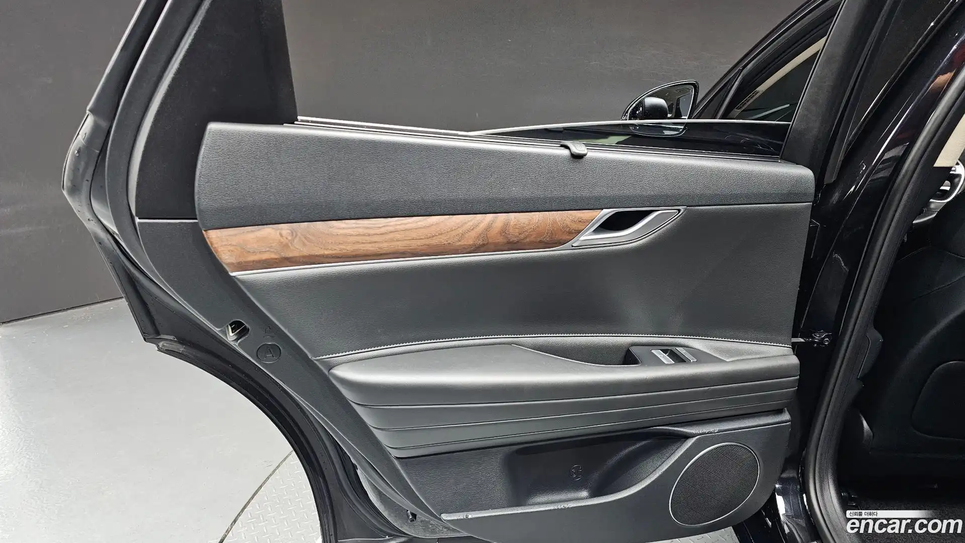 G80 Genesis 2020.7-INNER-035