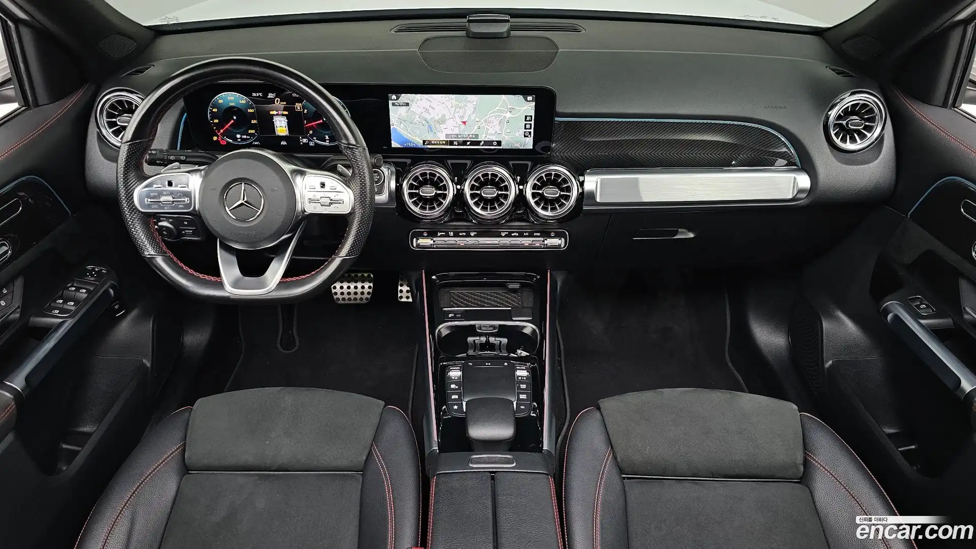GLB-Class Mercedes-Benz 2023.4-INNER-007