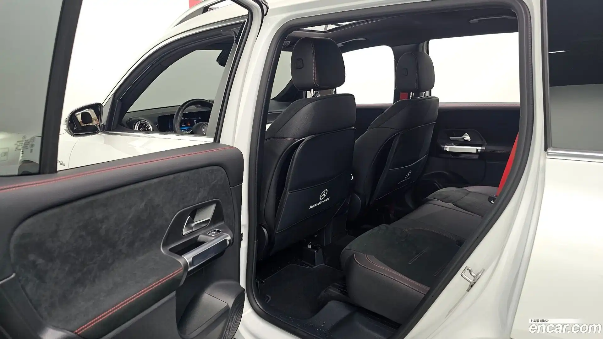 GLB-Class Mercedes-Benz 2024.9-OPTION-015
