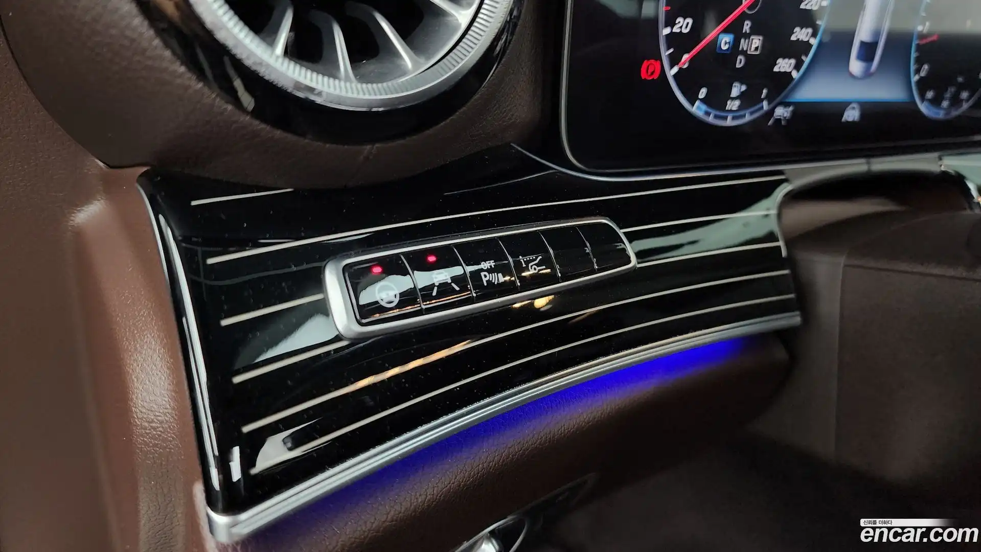 CLS-Class Mercedes-Benz 2019.10-OPTION-020