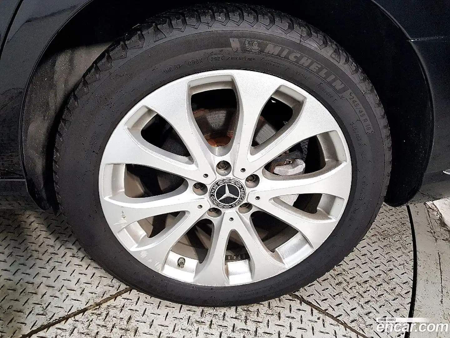 E-Class Mercedes-Benz 2018.5-OPTION-024