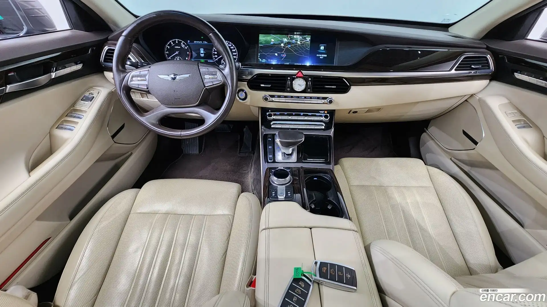 EQ900 Genesis 2016.1-INNER-007