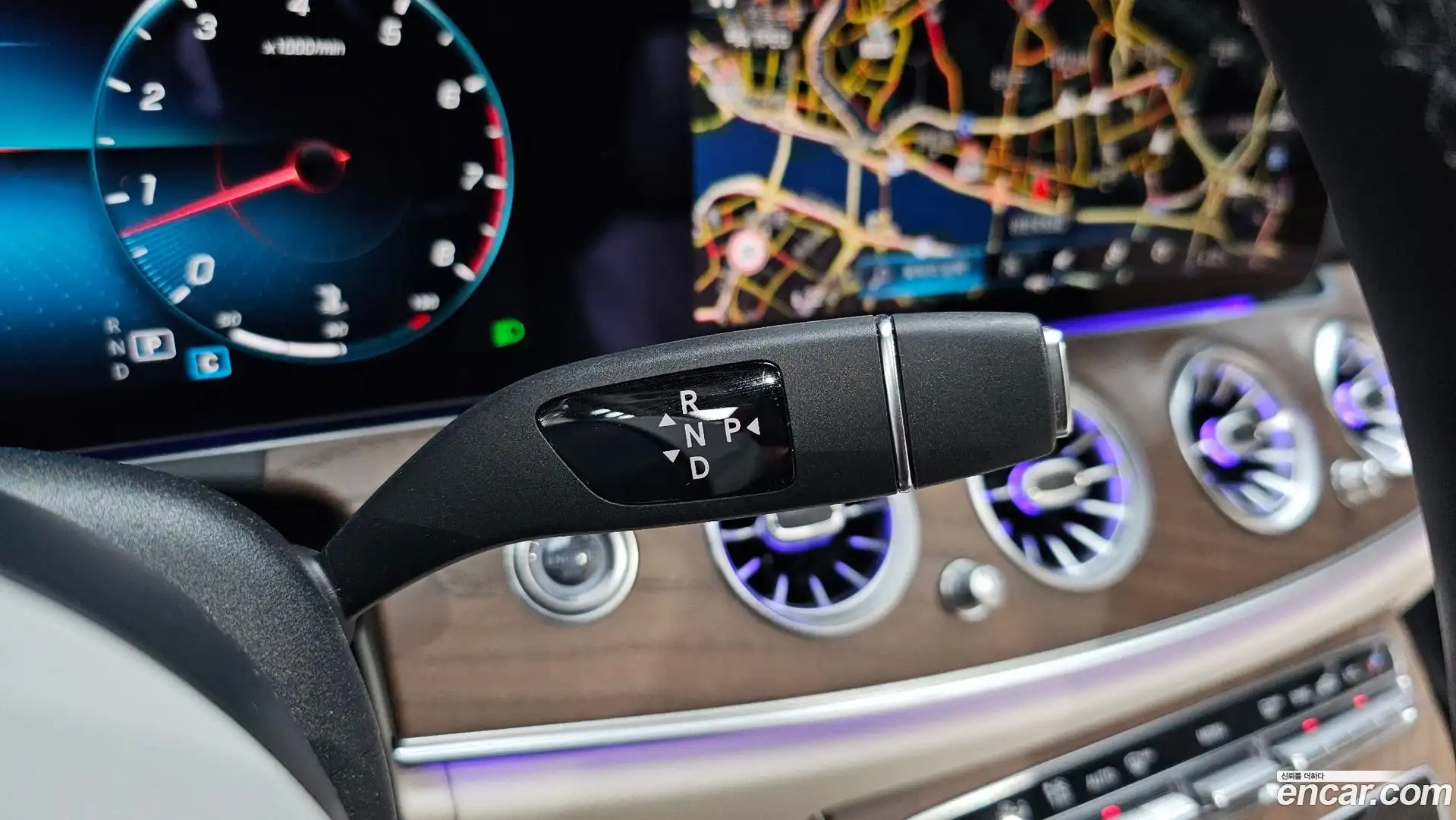 E-Class Mercedes-Benz 2022.4-INNER-009
