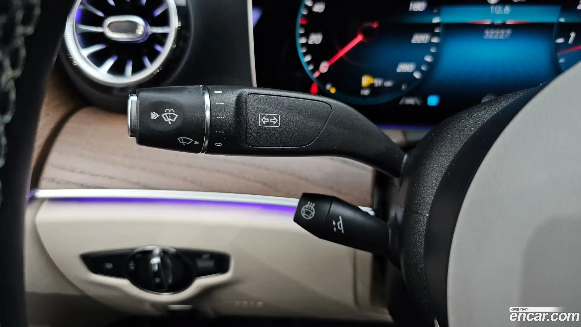 E-Class Mercedes-Benz 2022.4-OPTION-019