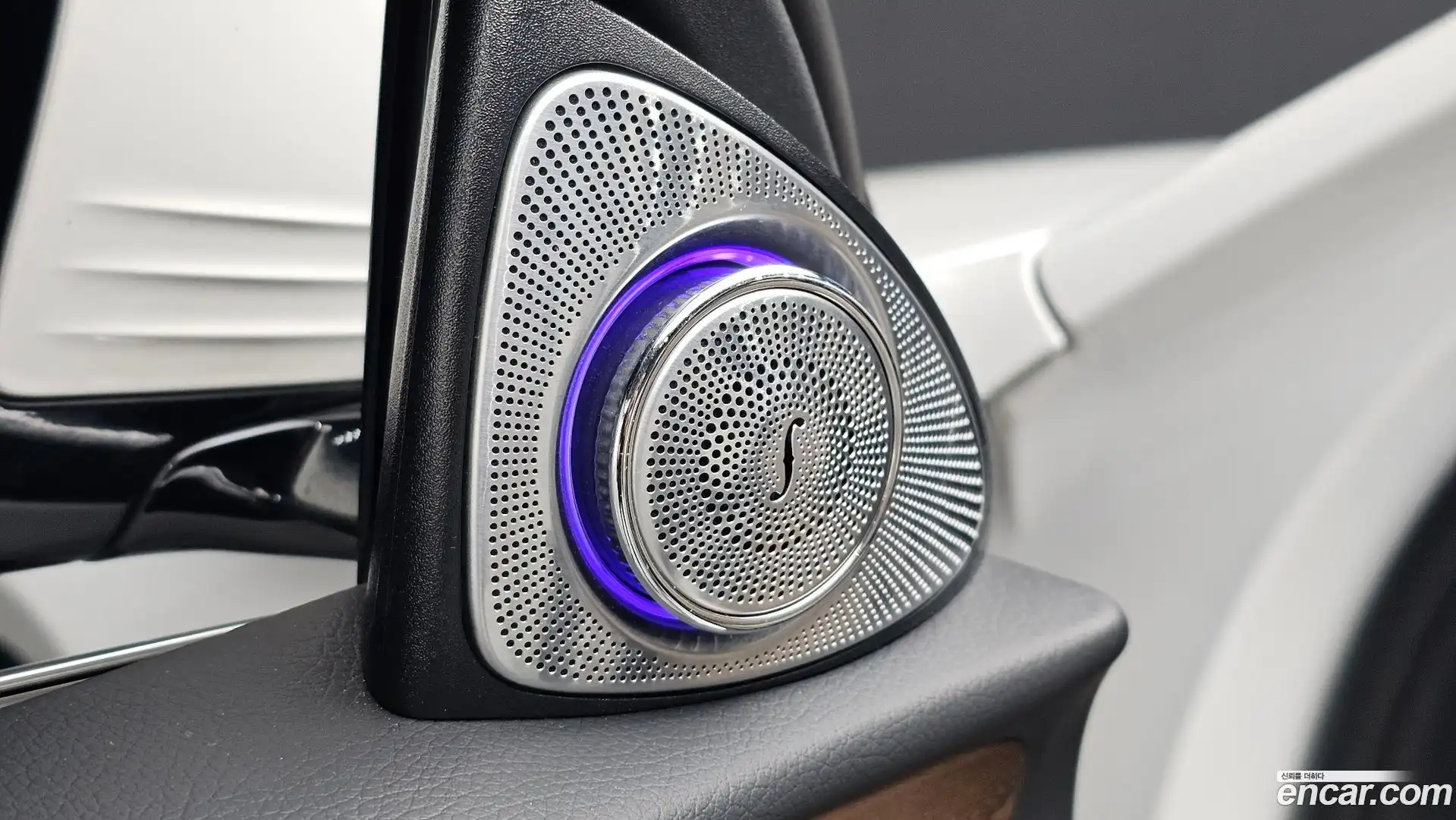 E-Class Mercedes-Benz 2022.4-OPTION-041