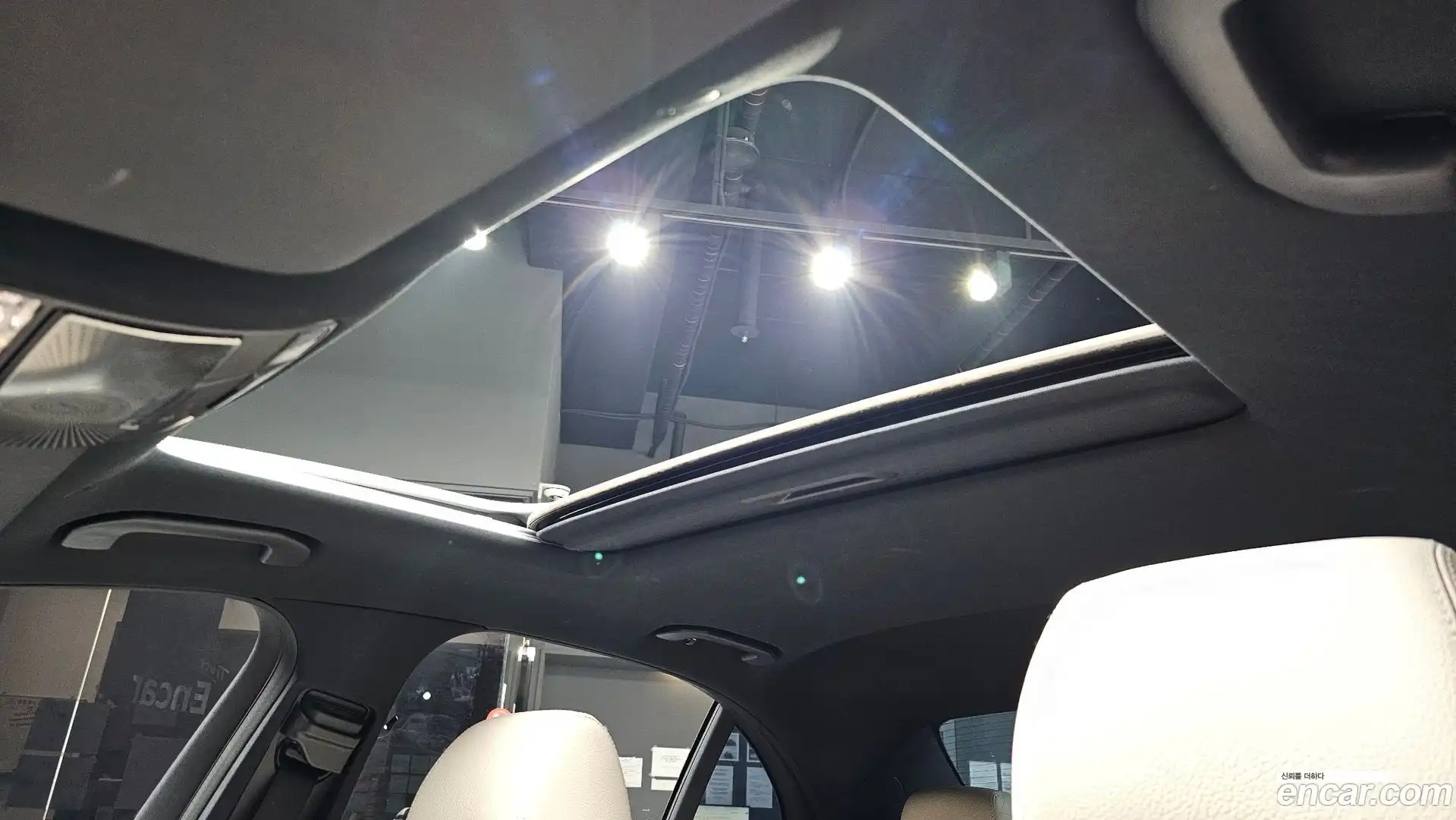 E-Class Mercedes-Benz 2022.4-OPTION-046