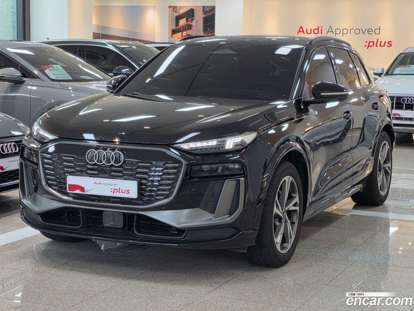 Main__Slider__Photo:Q6 e-tron Audi 2025.7-0