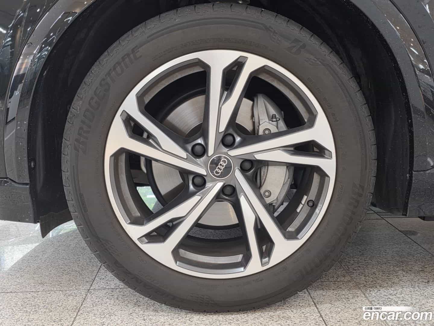 Q6 e-tron Audi 2025.7-OUTER-005