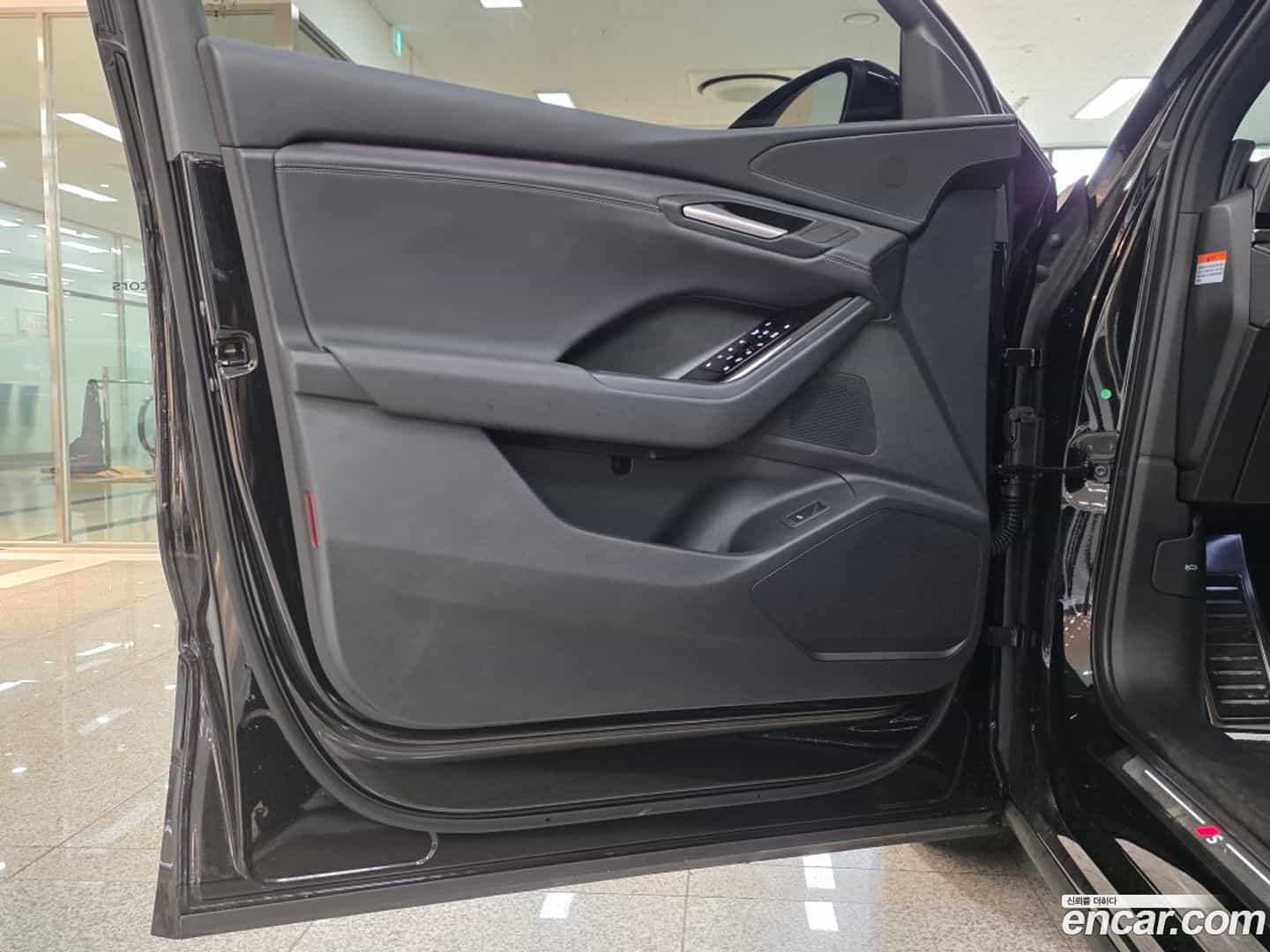 Q6 e-tron Audi 2025.7-OPTION-015