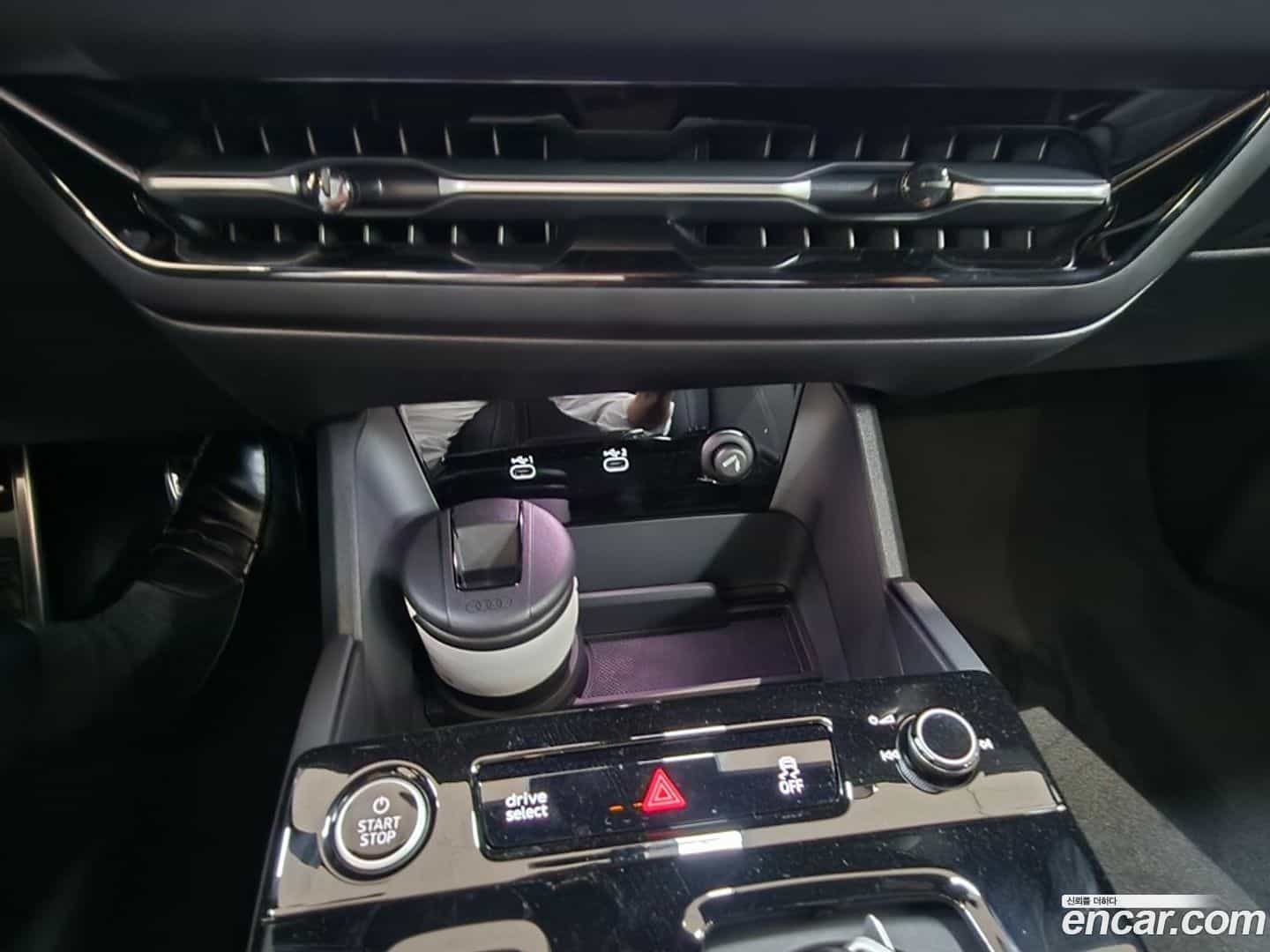 Q6 e-tron Audi 2025.7-OPTION-018