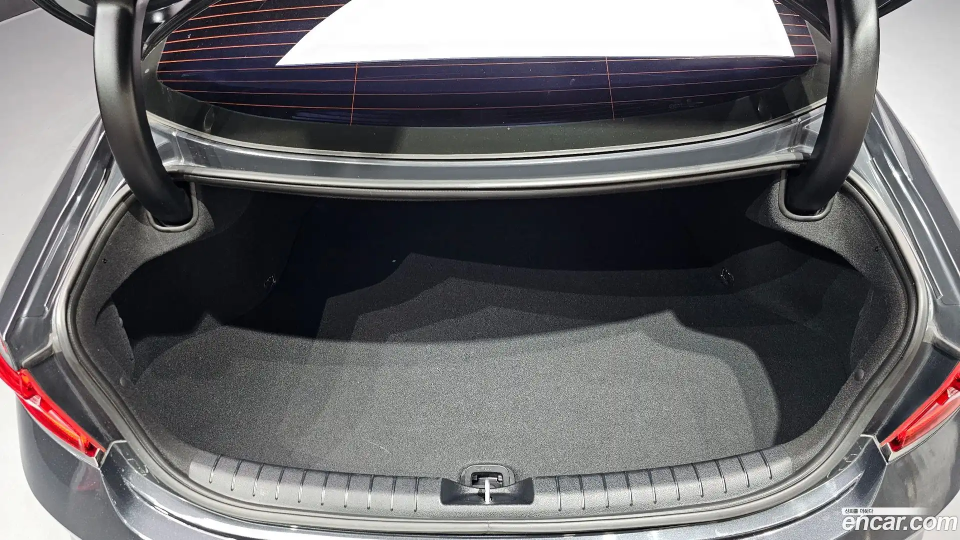 Grandeur Hyundai 2019.2-OPTION-024