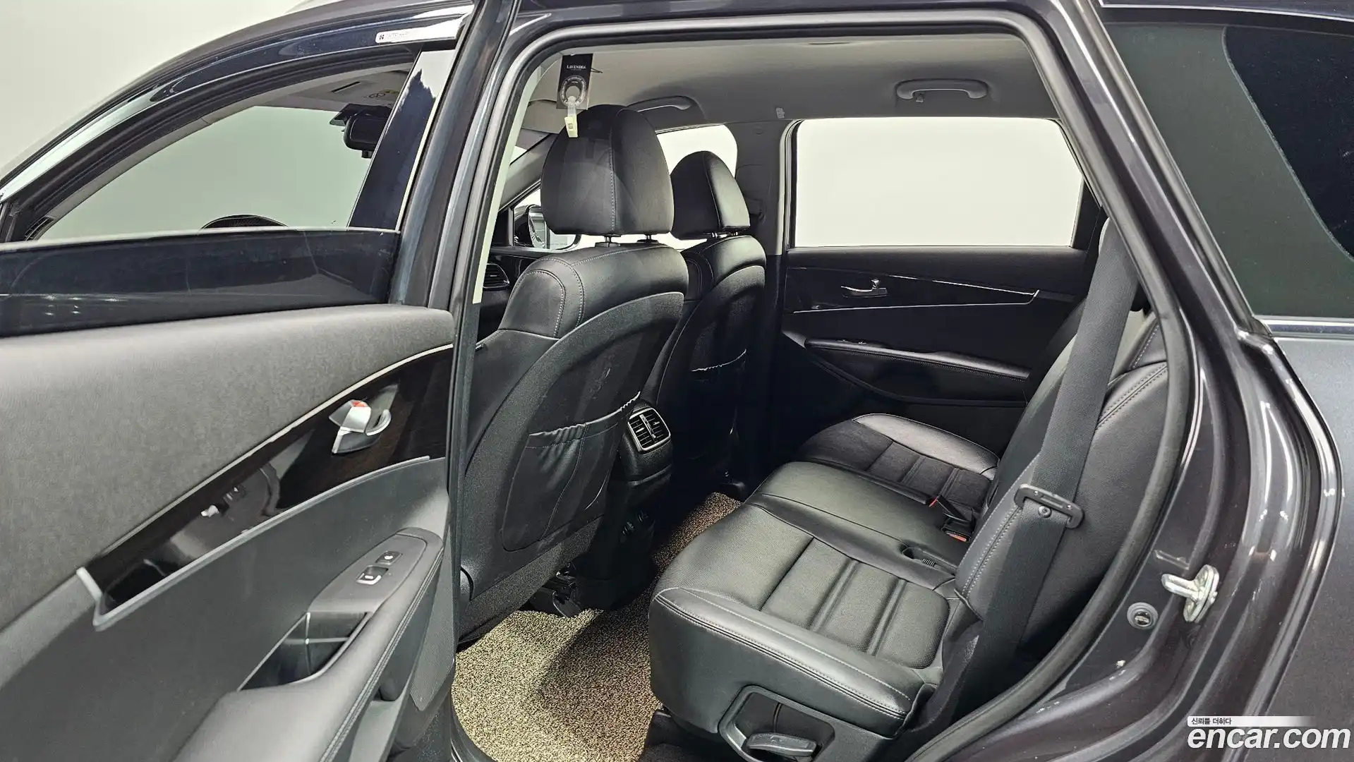 Sorento Kia 2018.8-OPTION-015