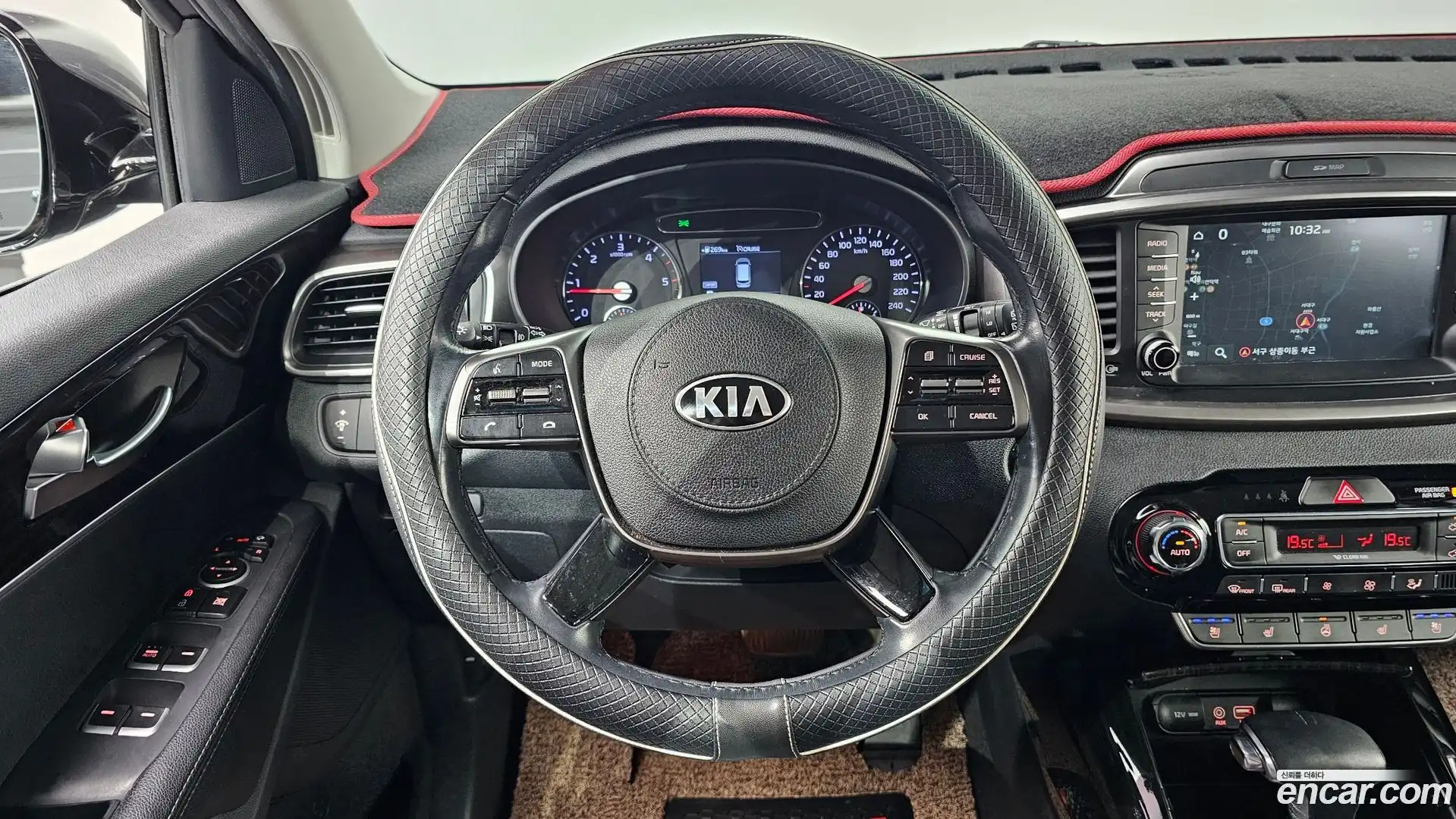 Sorento Kia 2018.8-OPTION-017