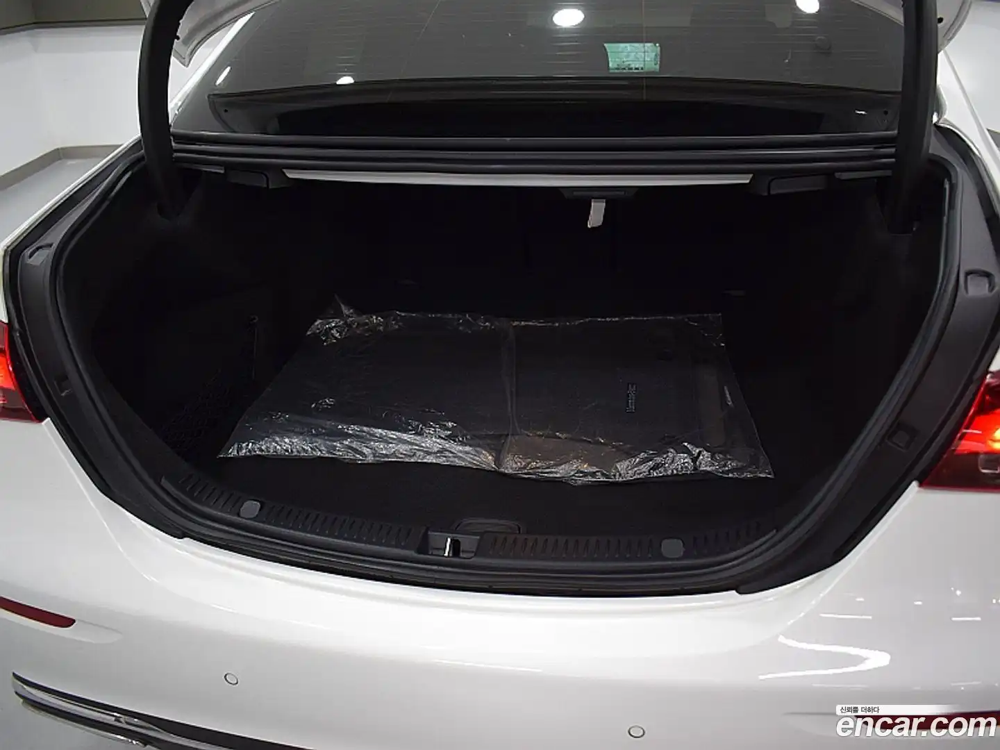 E-Class Mercedes-Benz 2021.2-OPTION-018