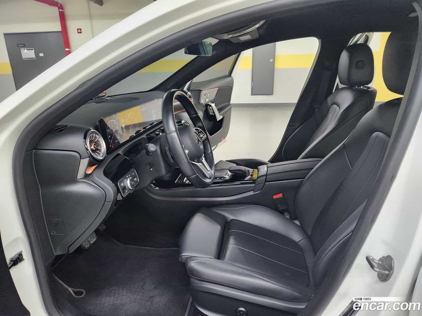 A-Class Mercedes-Benz 2022.9-OPTION-016