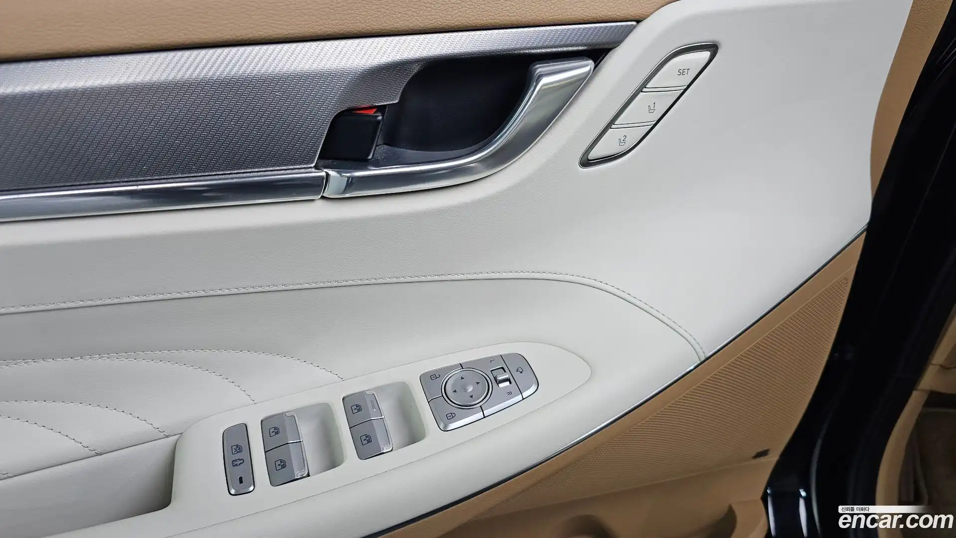 Grandeur Hyundai 2021.9-OPTION-043