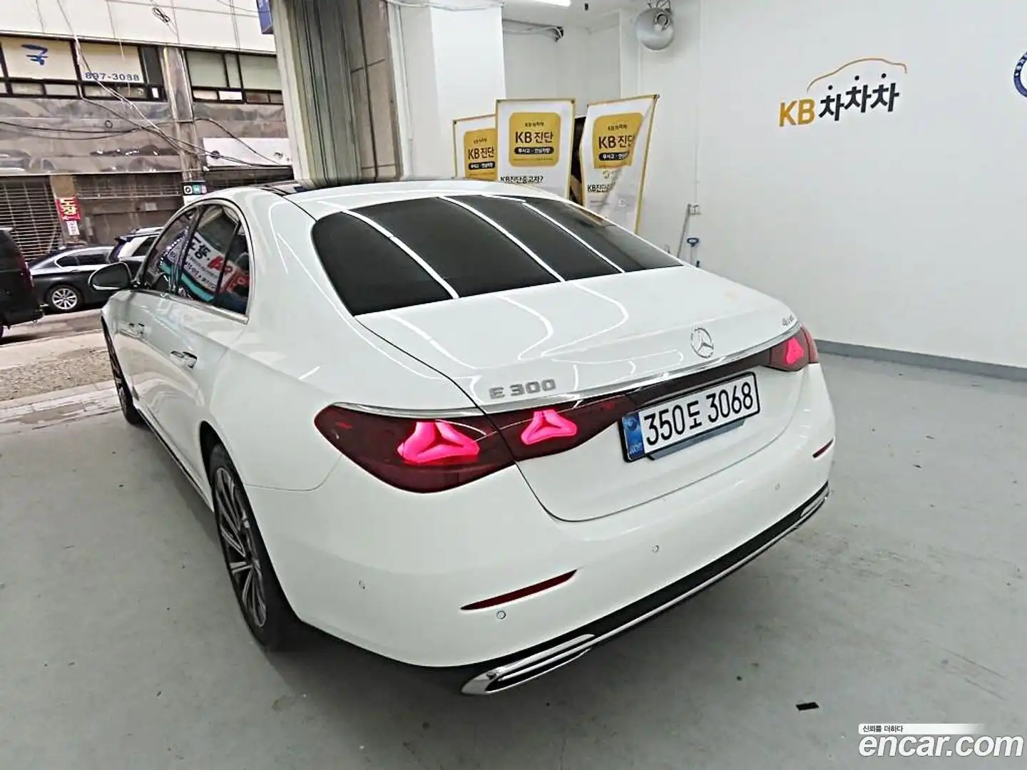 E-Class Mercedes-Benz 2025.5-OUTER-004