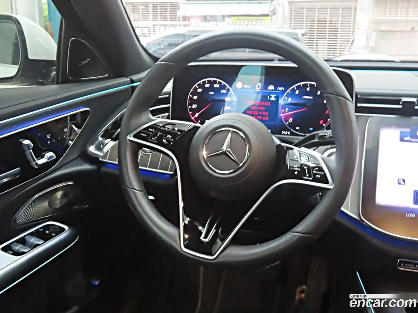E-Class Mercedes-Benz 2025.5-OPTION-022