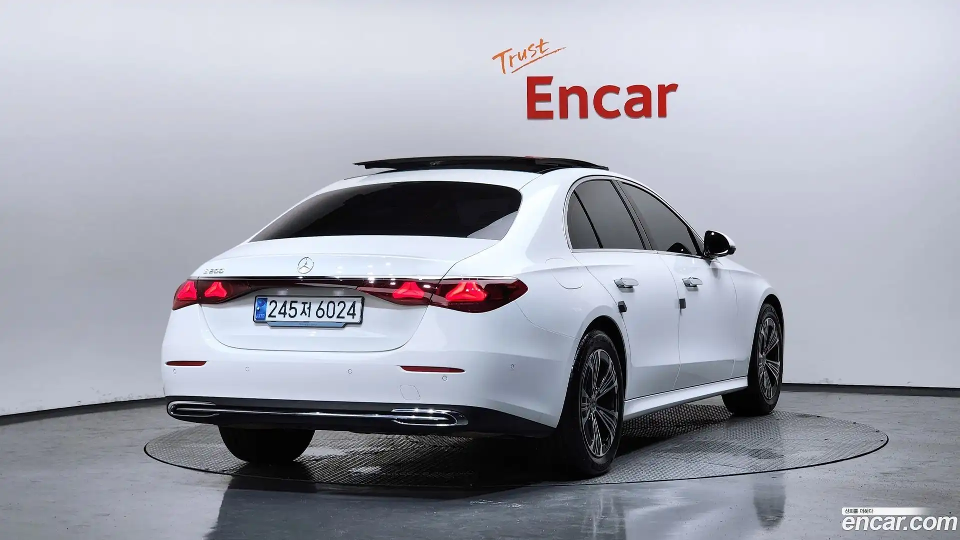 E-Class Mercedes-Benz 2024.11-OUTER-002