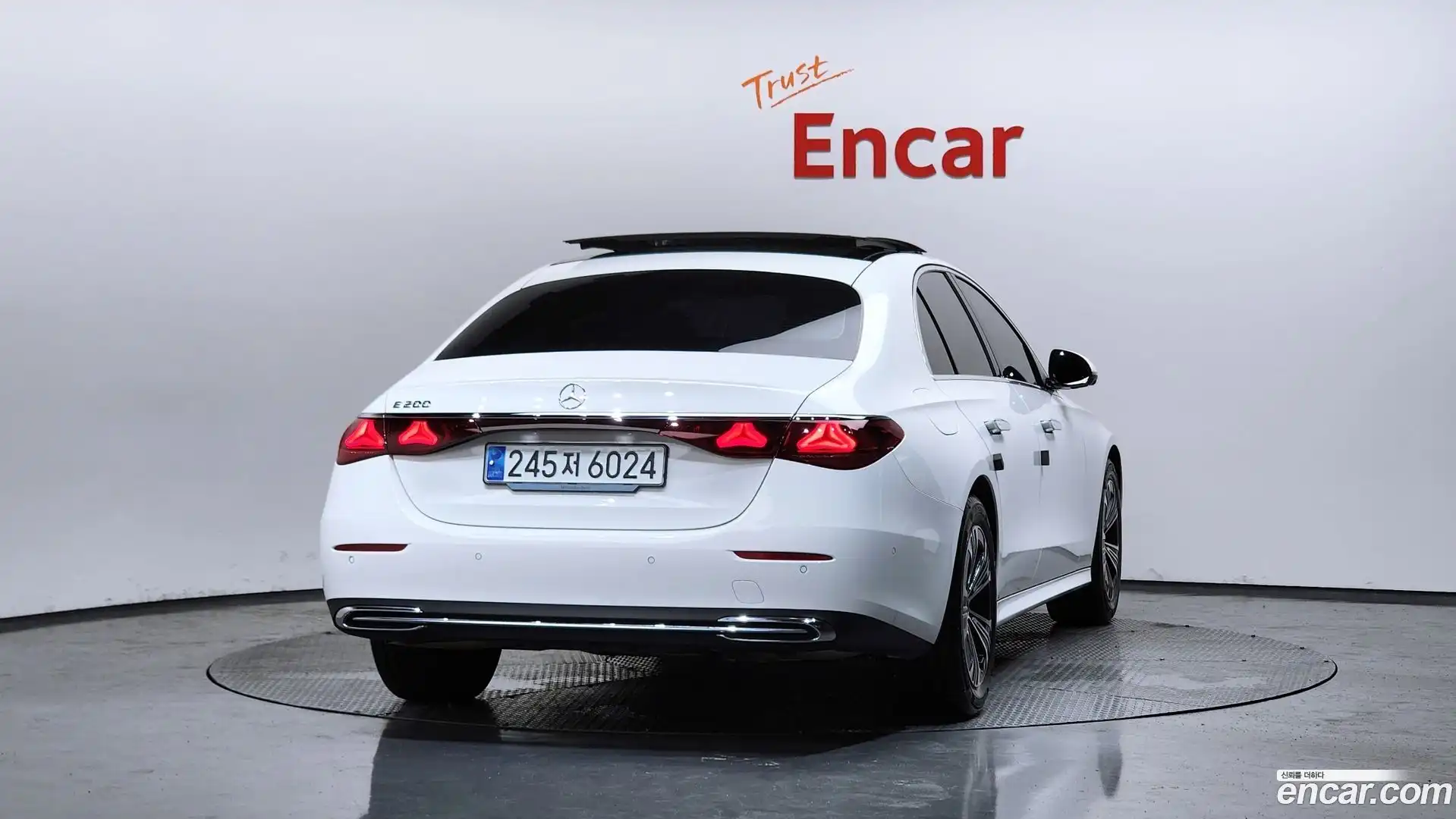 E-Class Mercedes-Benz 2024.11-OUTER-004