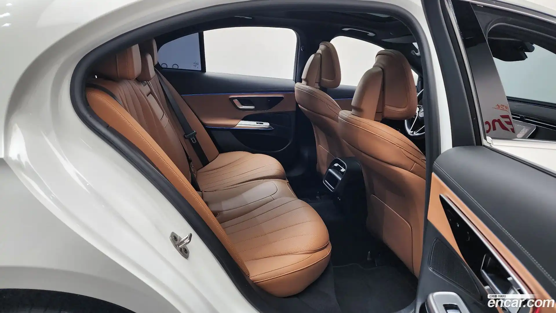E-Class Mercedes-Benz 2024.11-OPTION-015