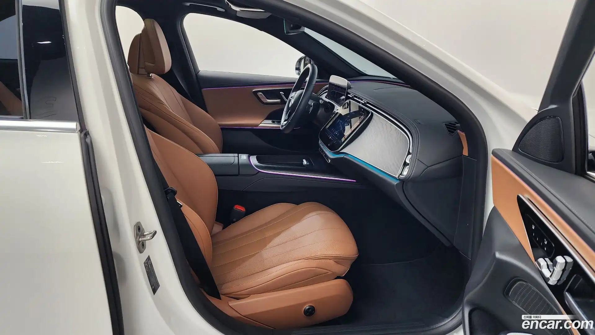 E-Class Mercedes-Benz 2024.11-INNER-036