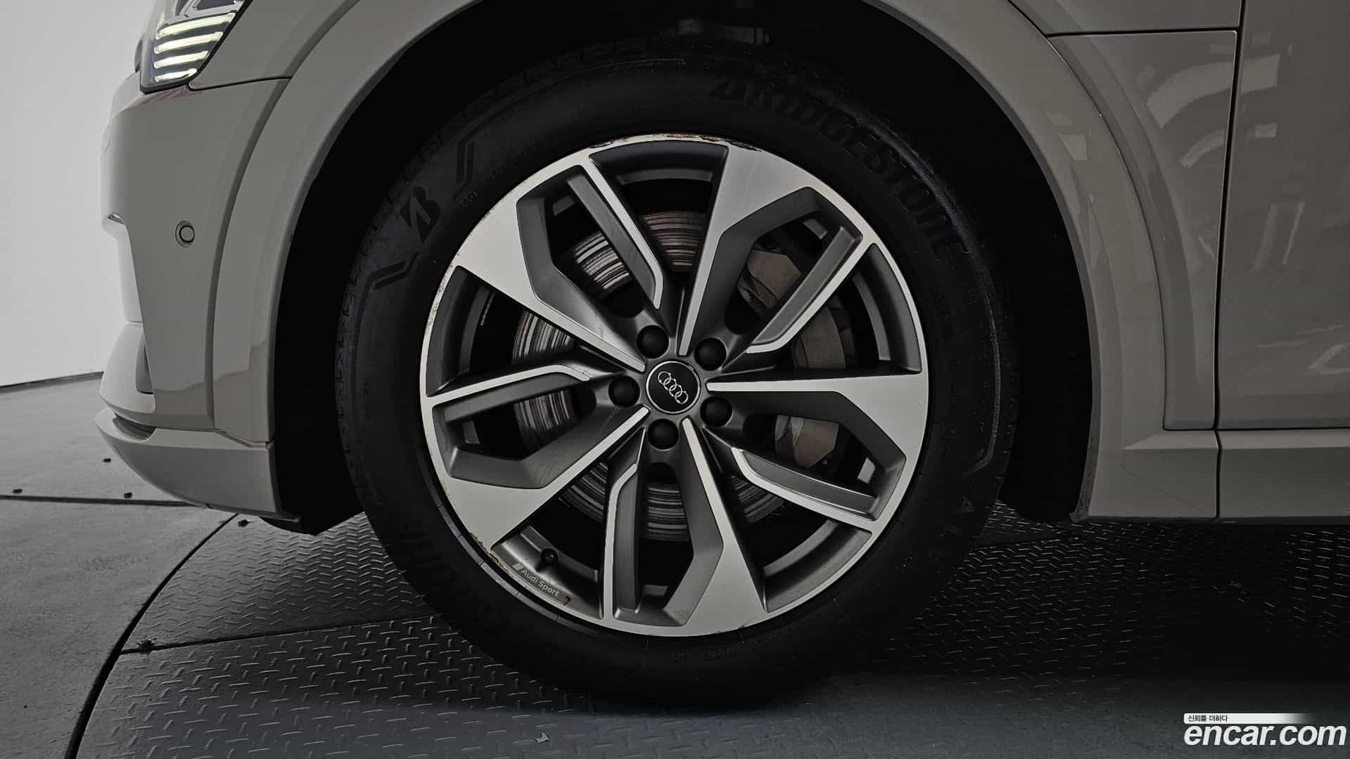 e-tron Audi 2020.11-OUTER-005